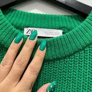 GREEN ZARA SWEATER  🥬